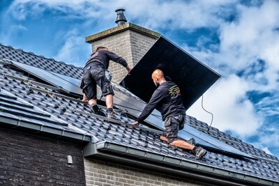450,000 familias con paneles solares corren el riesgo de tener