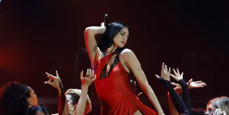 "99 globos": Dua Lipa canta a Nena completamente en alemán