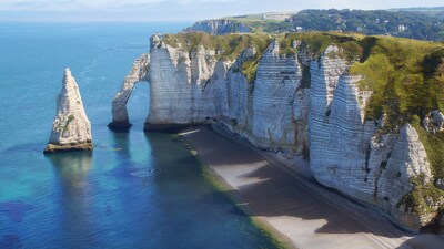 Acceso a los famosos acantilados de Étretat a partir de