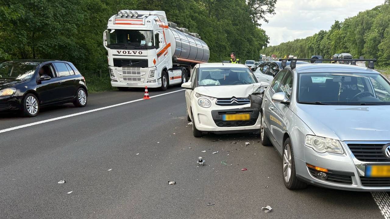 Accidente con varios autos en A4 conduce a retrasos considerables