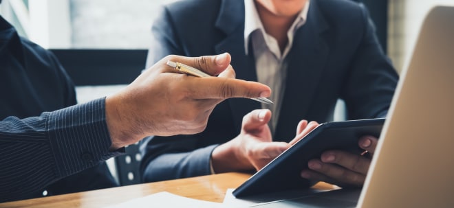 Ahorros o asesor financiero: ¿Qué estrategia es la opción correcta?