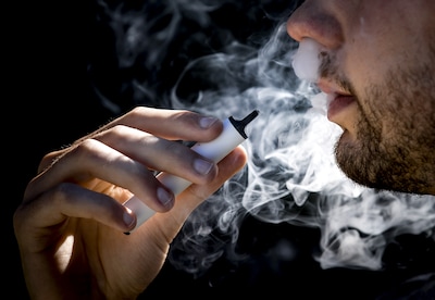 "Al menos cinco jóvenes holandeses casi mueren después de Vapen,