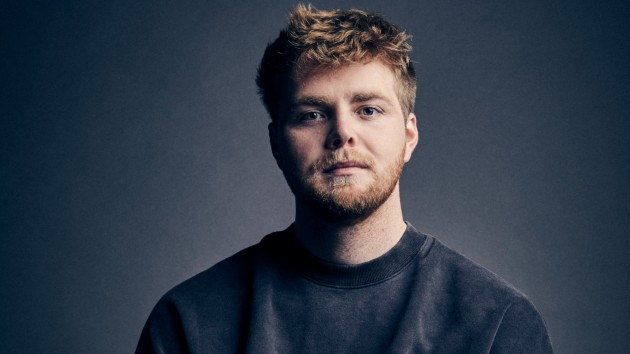 Alex Warren se extiende más barato que la gira de