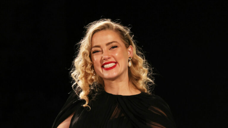 Amber Heard anuncia el nacimiento de los gemelos