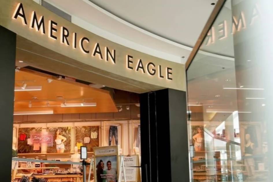 American Eagle Outfitters Strokes Forecast anual después de millones de