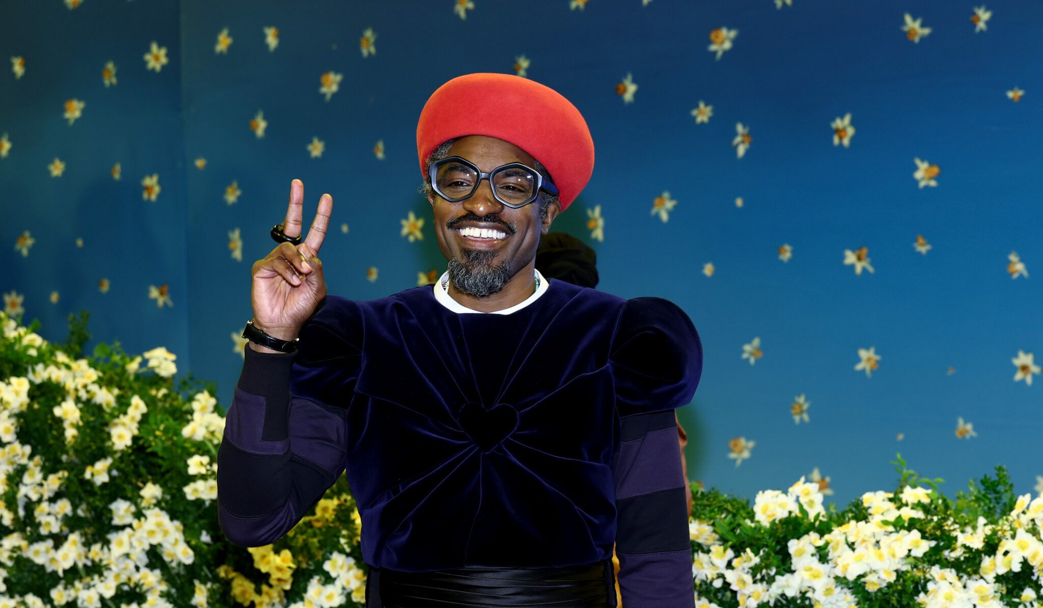 André 3000 publica improvisaciones de piano "7 bocetos de piano"