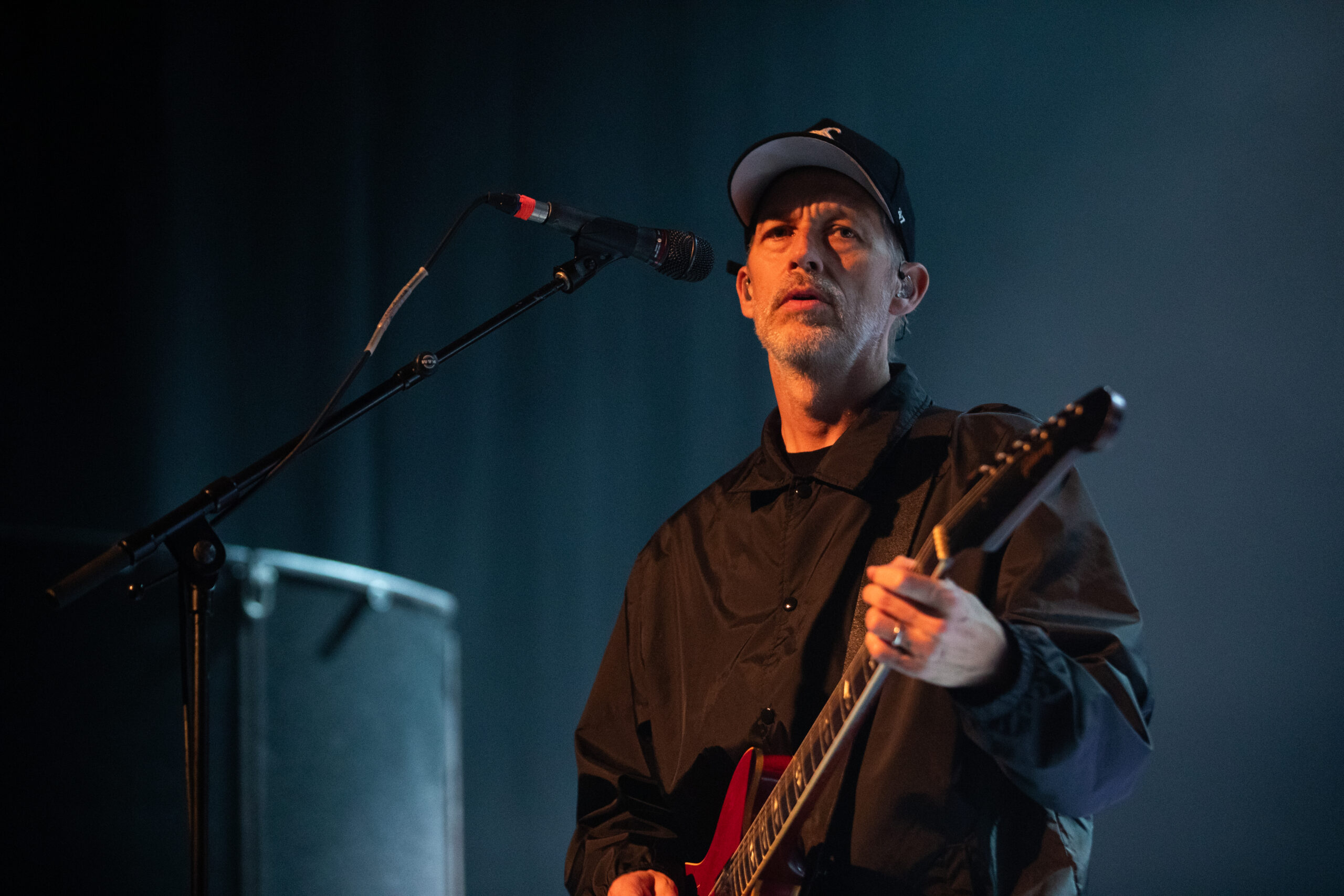 Andy Bell estará allí nuevamente como bajista en la gira