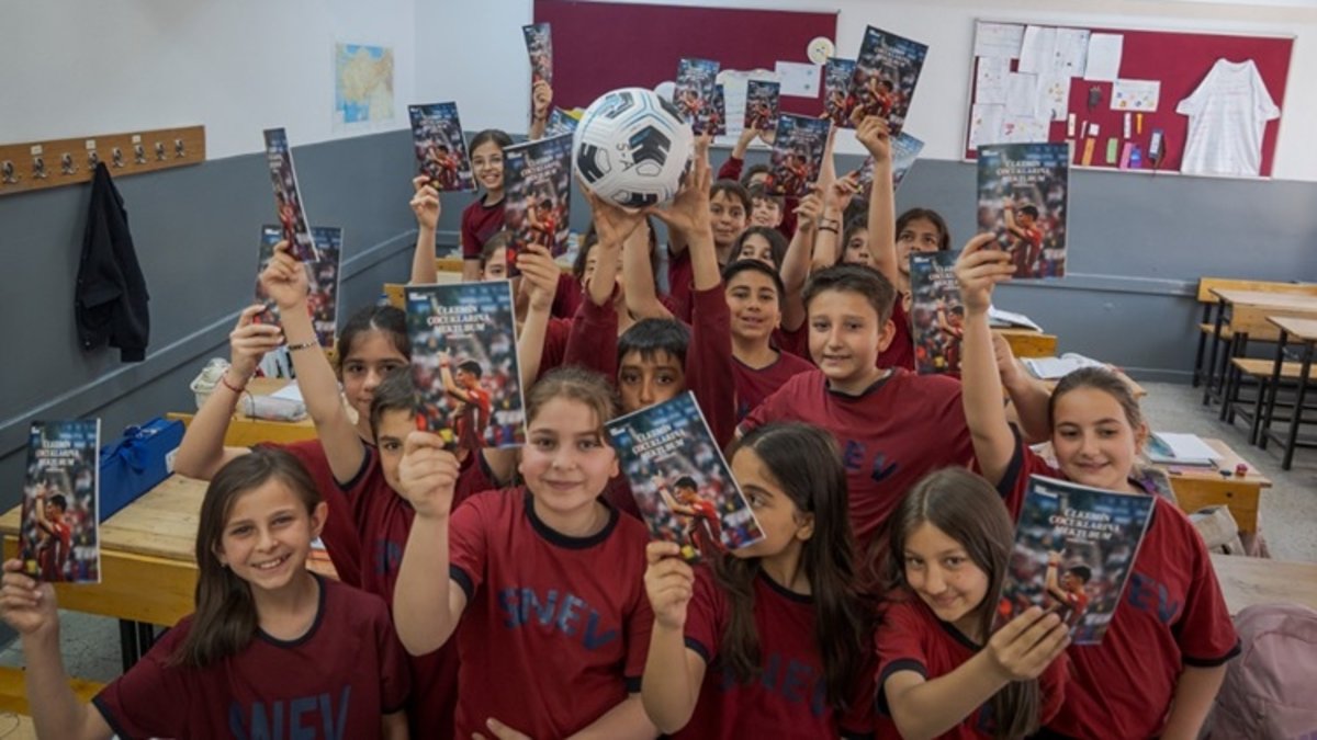 Arda Güler fue distribuido a los estudiantes de la escuela