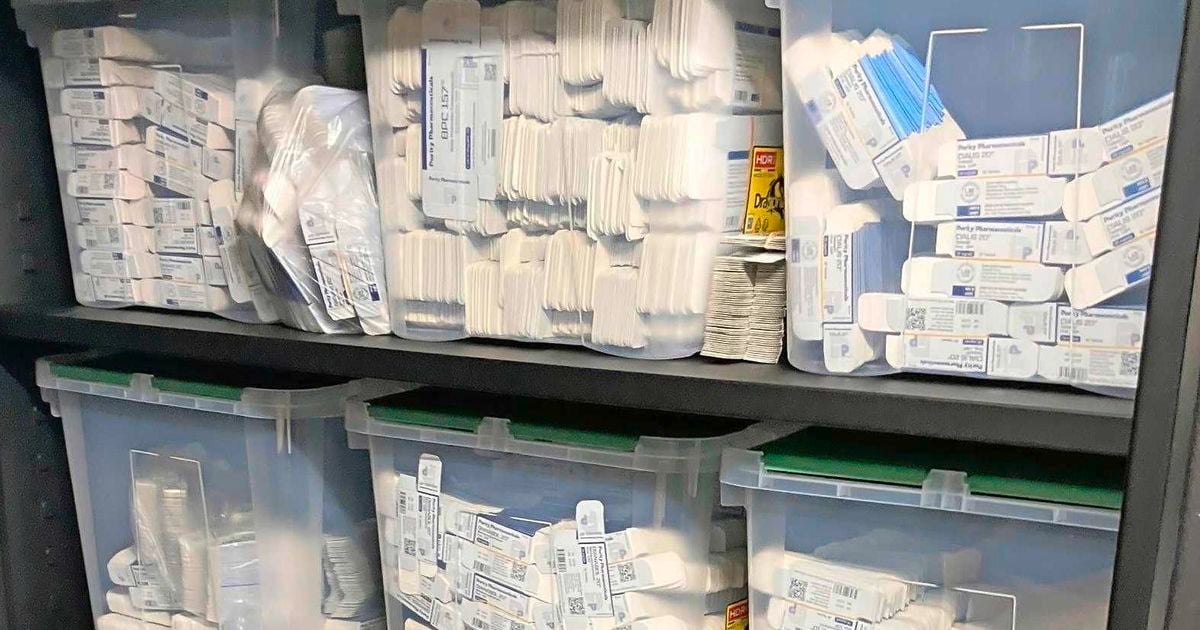 Arrestos para la venta de centavos y medicamentos de inyección: