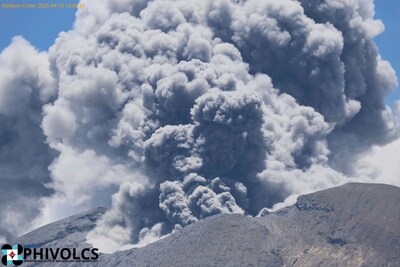 Aspluum hasta tres kilómetros de altura después de la erupción