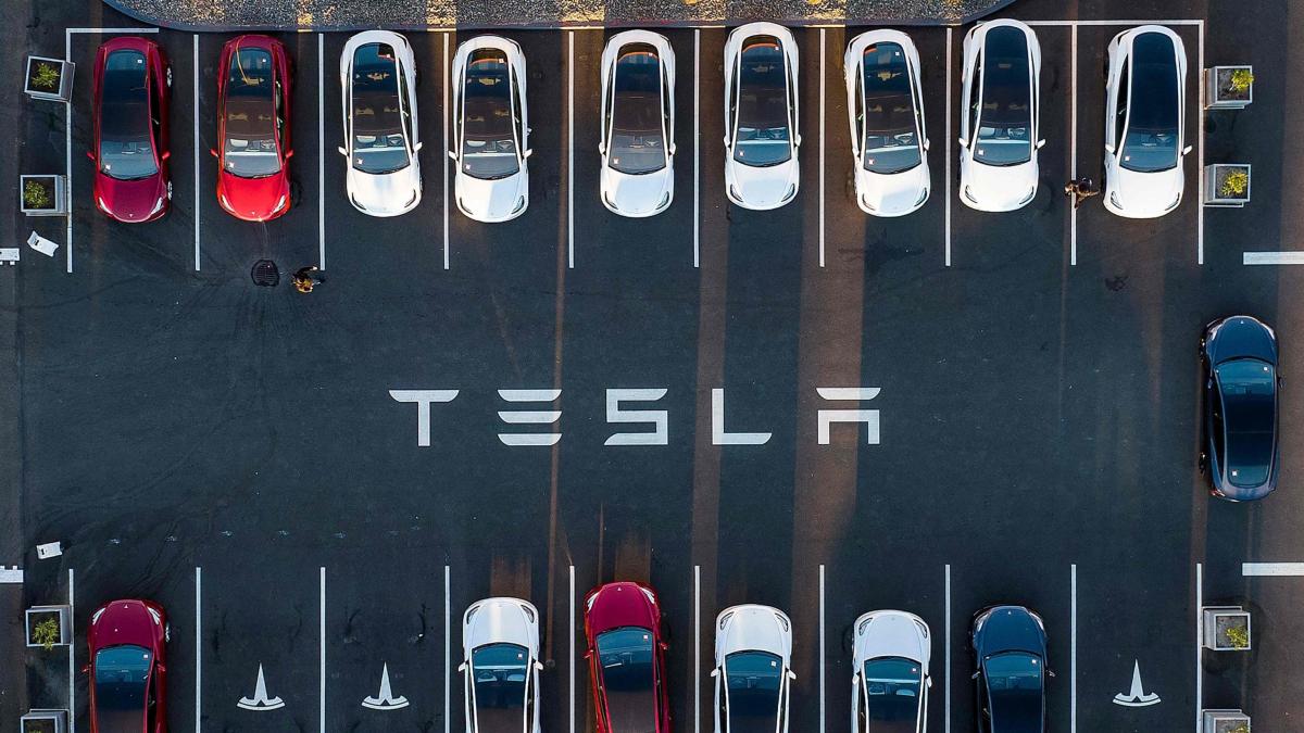 Autos eléctricos, la paradoja. Las más vendidas, menos ganancias