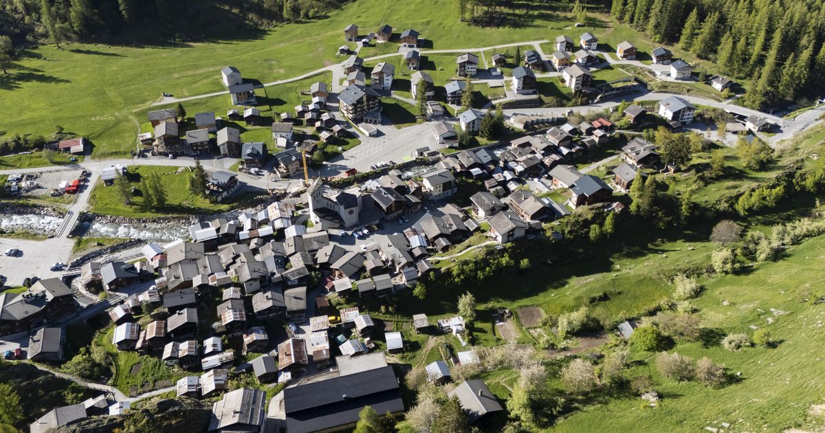 BLATS SWISS Village Evacuados por completo debido a deslizamientos de