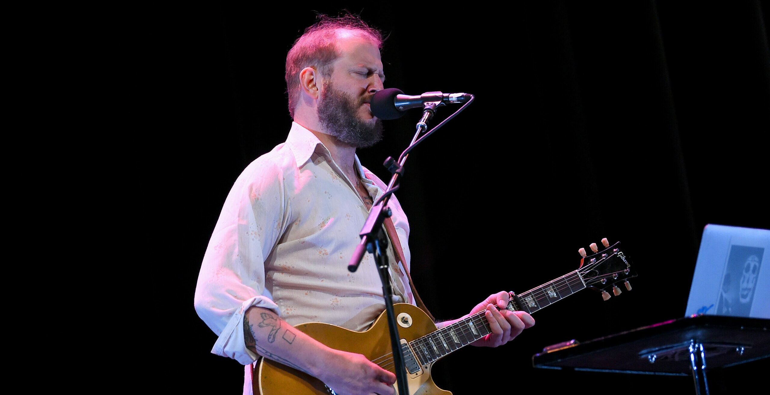 Bon Iver en la entrevista: "La soledad se complementa con