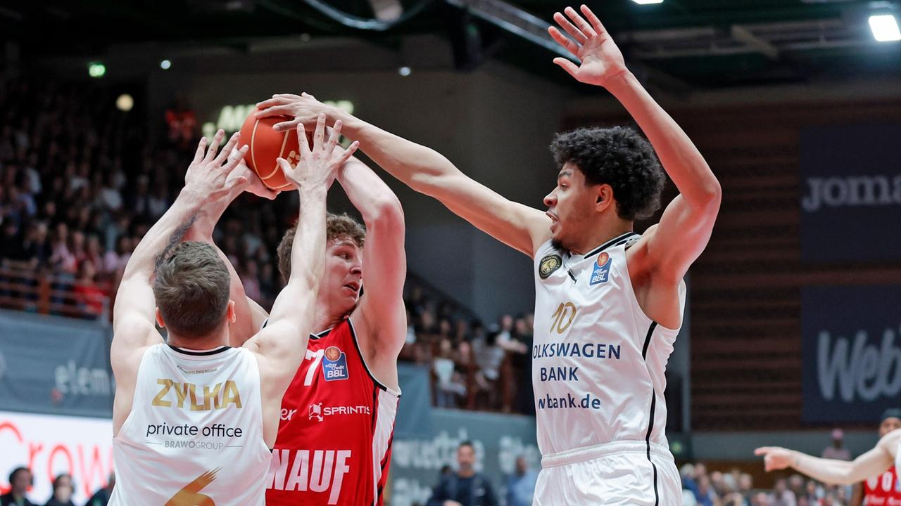 Braunschweig recolecta una compensación en los playoffs de BBL