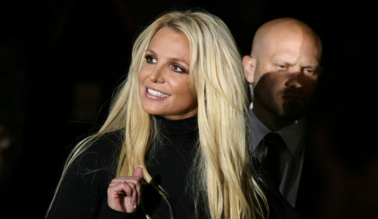 Britney Spears fuma en el avión y obtiene problemas: lo
