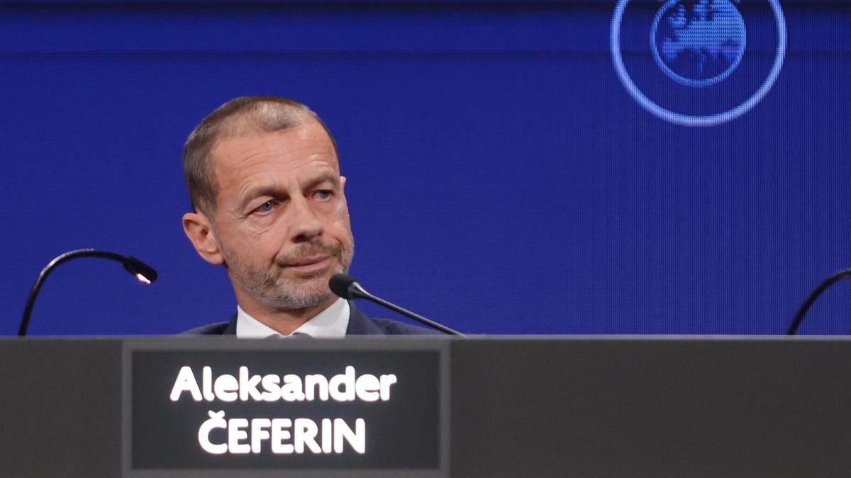 Ceferin acusa: "Los estadios italianos son una pena. Copa Mundial