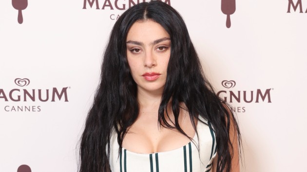 Charli XCX predice que su próximo registro será 'un flop',