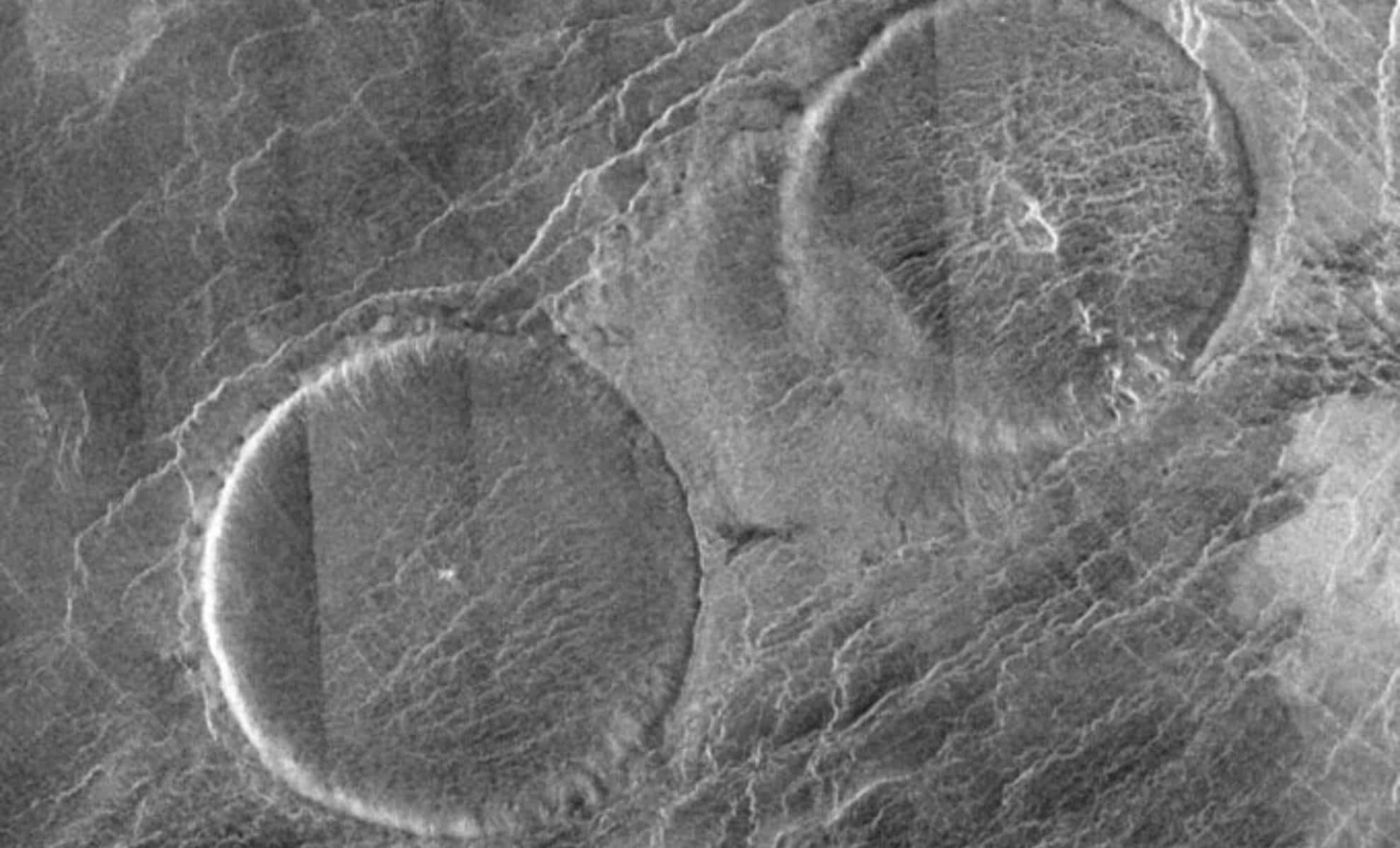 Científicos asombrados por los extraños volcanes en forma de panqueque