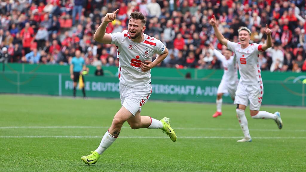 Colonia-Youngs obtiene el título después de Derby-Krimi