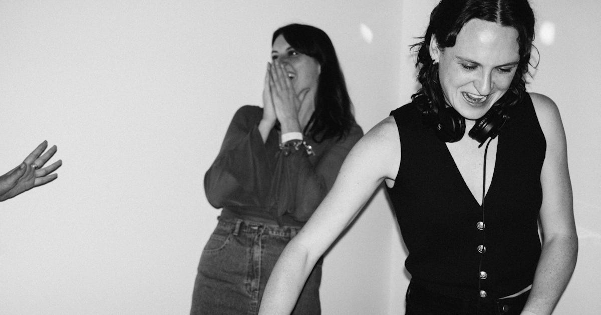 Comience el verano con una lista de reproducción de Katie