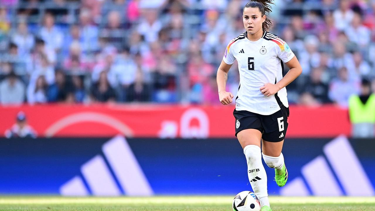 Con Oberdorf - Escuadrón DFB para la Liga de las
