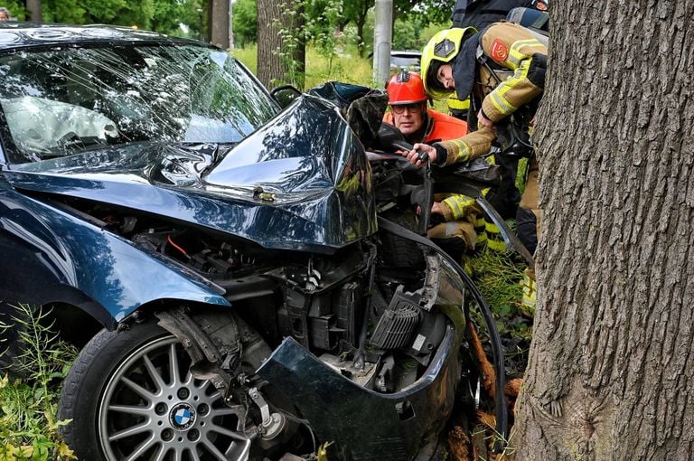El conductor fue llevado al hospital (Foto: Agencia de noticias Heitink).