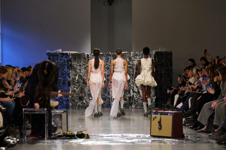 Copenhagener Fashion Week presentado SS26 Plan-Cecilie Bahnsen se convierte en
