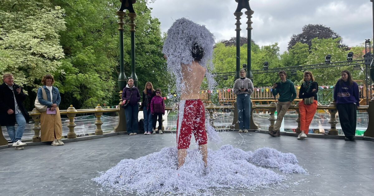 Dansstorm hace que Bruges City Center muera hasta el ritmo