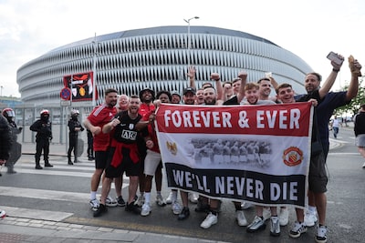 De Ligt en el sofá en el Manchester United contra