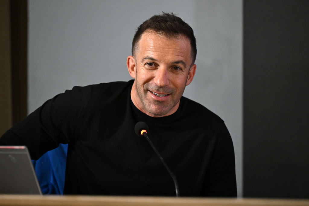 Del Piero se convierte en entrenador, los fanáticos de la