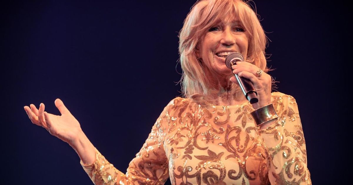 Durante casi treinta años, la cantante Maggie MacNeal inició la