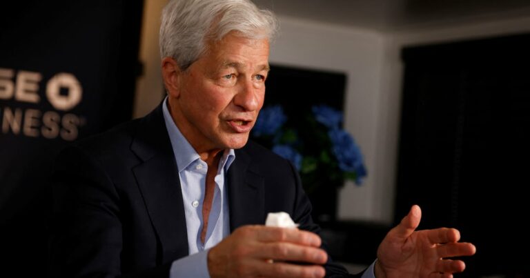 El banquero de élite Jamie Dimon desmiente la afirmación de