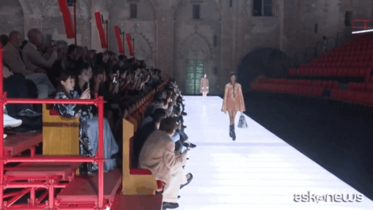 El desfile de cruceros de Louis Vuitton en Avignon. Presente
