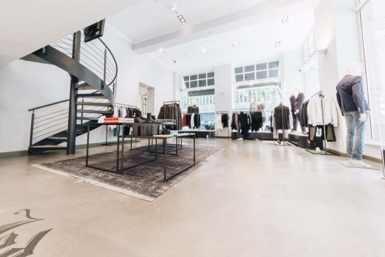 El distribuidor de moda de Düsseldorf, Jades, se atreve a