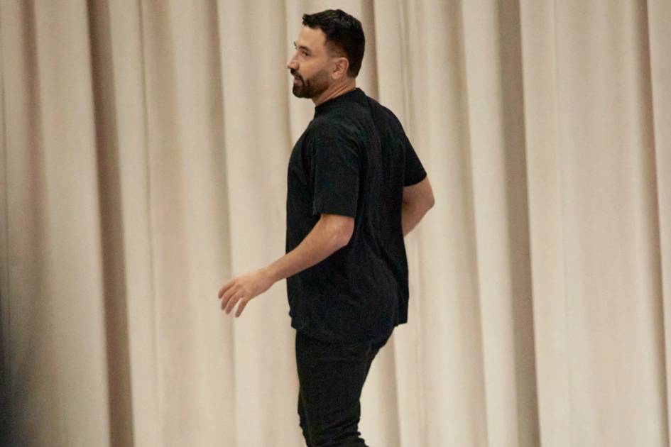 El ex director creativo de Burberry Riccardo Tisci acusado de