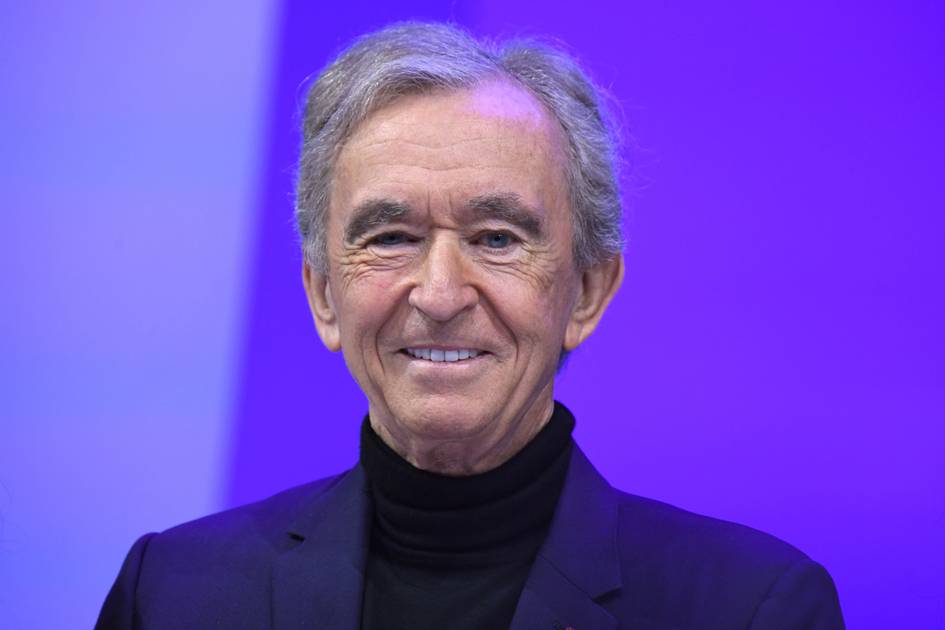 El jefe de LVMH, Arnault critica los planes fiscales en
