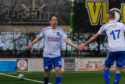 El jugador de fútbol Ras Lucas Tol Van Urk opta