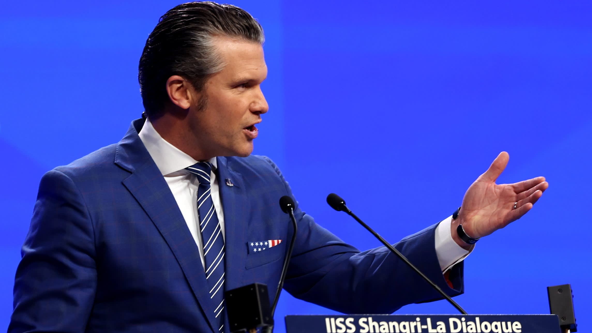 El secretario de Defensa de EE. UU. insta a un