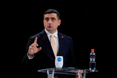 Elecciones presidenciales de Rumania: el candidato de derecha radical deja