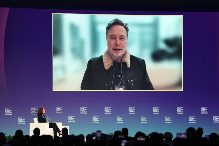 Elon Musk dice que gastará mucho menos en política