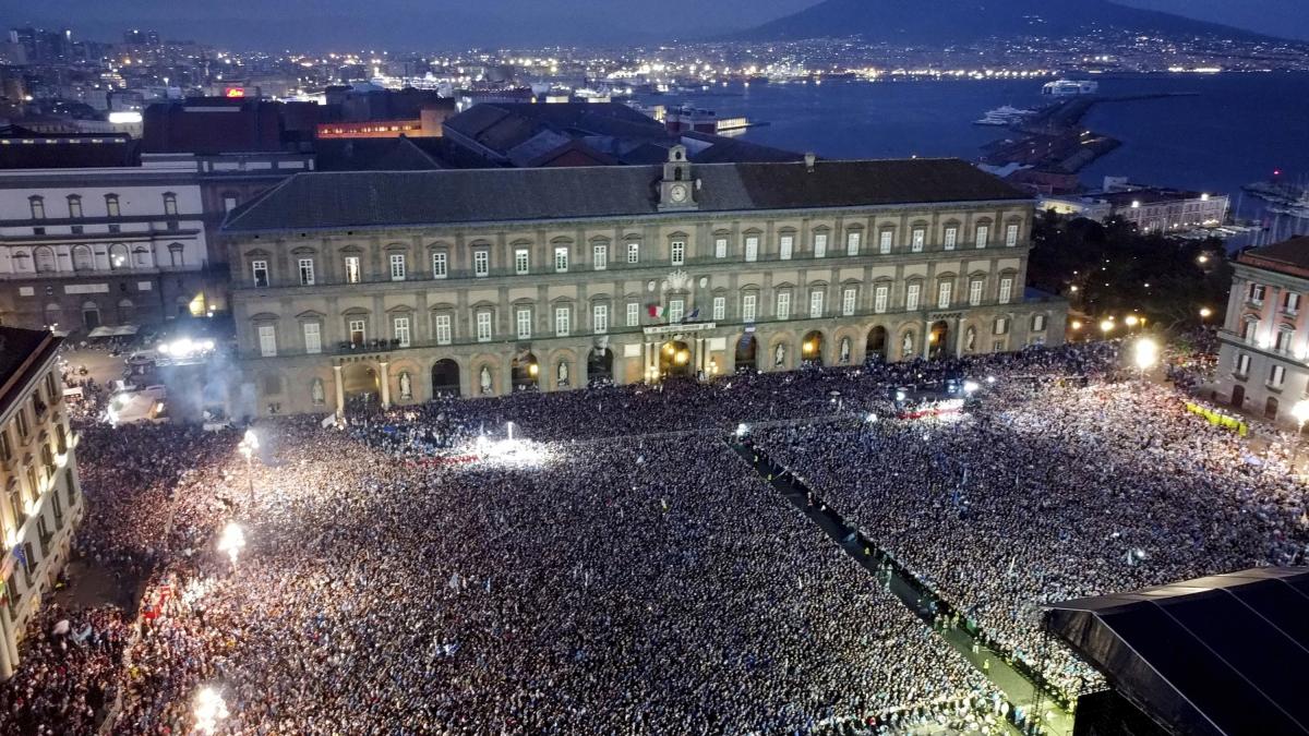 En Dazn, la escuela de fiesta de Napoli. Imágenes transmitidas