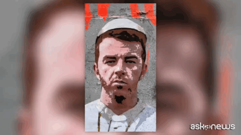 En Milán, un mural del artista callejero TVBoy apareció en