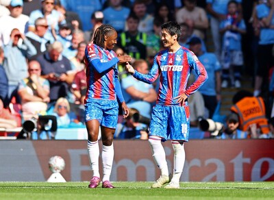 Eze da a Crystal Palace por delante en la final