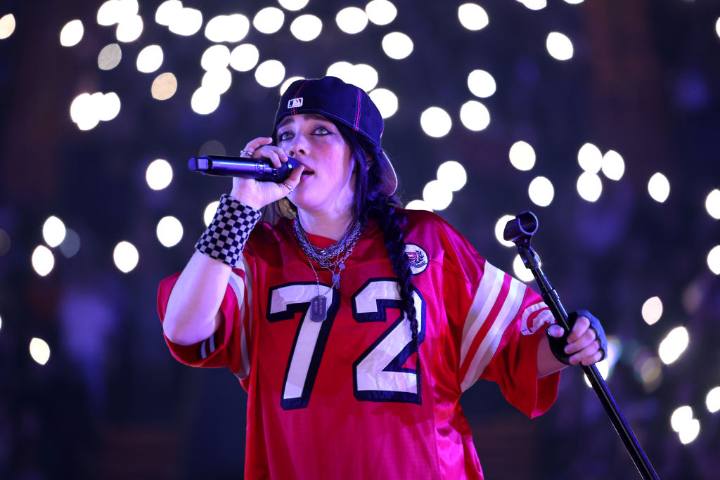 Fan se encuentra con Billie Eilish en Berlín: ella huele