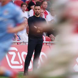 Farioli na 'pesado y emocional' Ajax: 'Dame tiempo para evaluar'