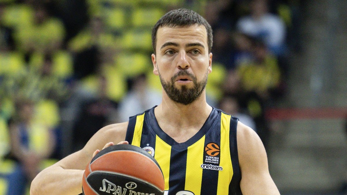 Fenerbahçe Beko Capitán del equipo Melih Mahmutoğlu: Espero que traigamos