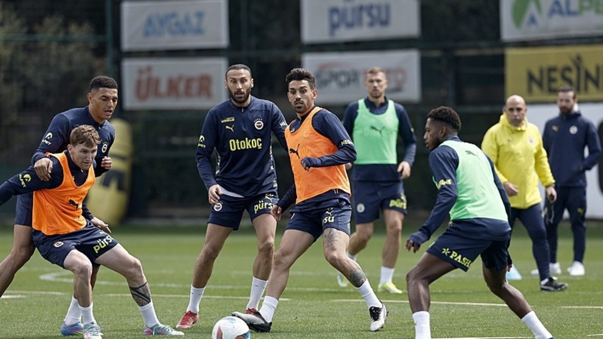Fenerbahce continuó los preparativos para Besiktas Derby