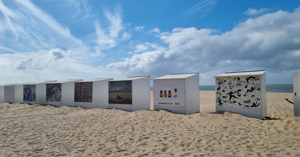 Free Sunny, mucho viento junto al mar