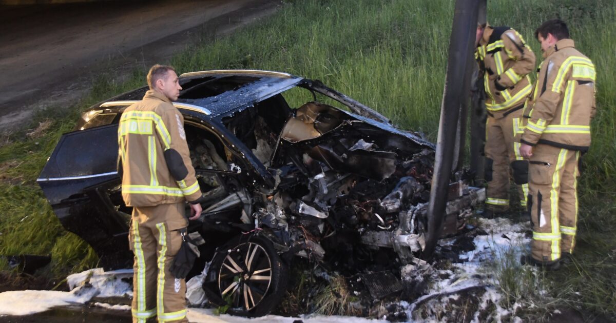 French se estrelló con un automóvil robado durante la búsqueda
