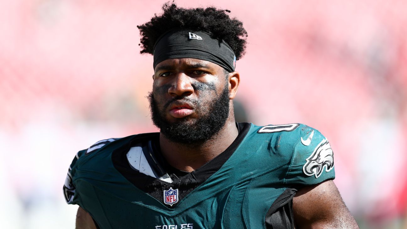 Fuentes - Los 49ers cierran acuerdo con el DE de